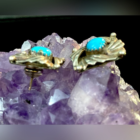 Vintage Native American Sleeping Beauty Turquoise Repoussé 925 Earrings - Picture 13 of 14